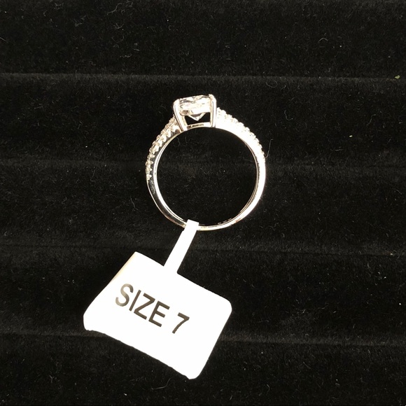 NWT Silver Ring - Picture 4 of 4